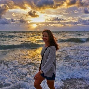 Meet your Posher, Beatriz